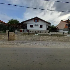 Nicole , Benkovac Chorwacja